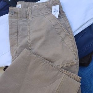 Gap khaki cargos NWT size 8 tall